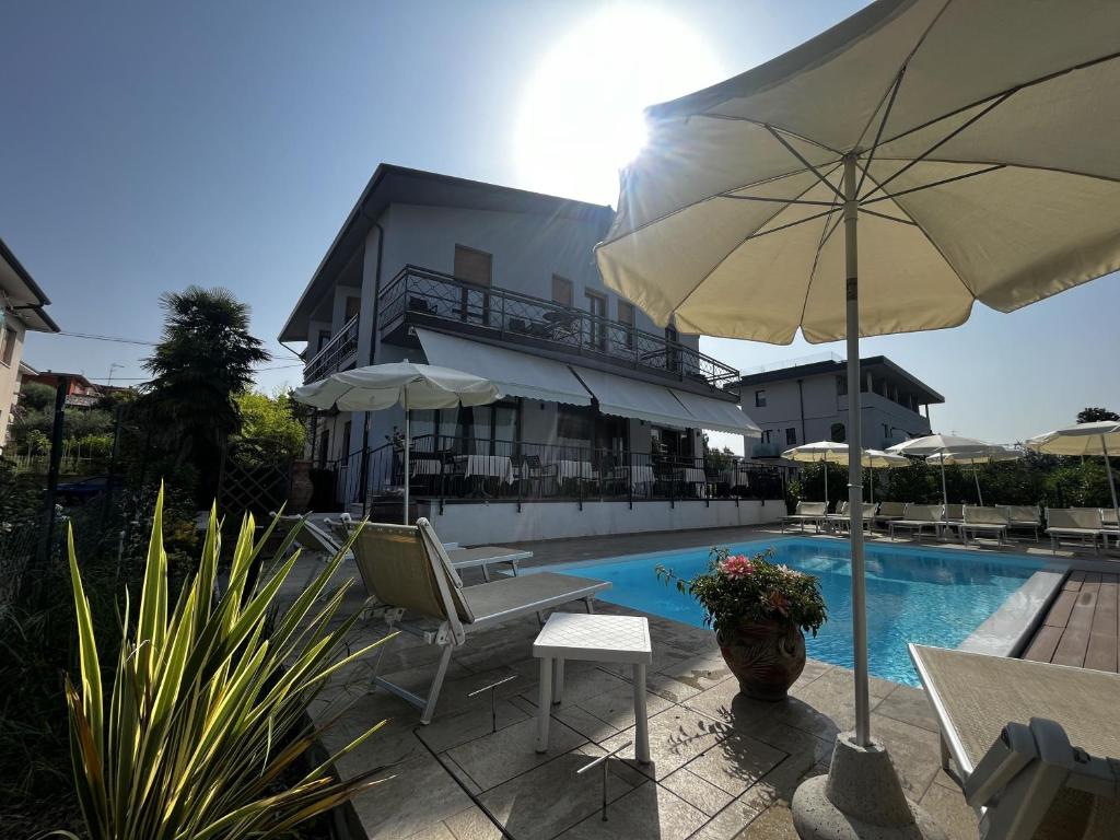 Hotel Renata - 2 star accommodation in Lazise, Lake Garda, Italy