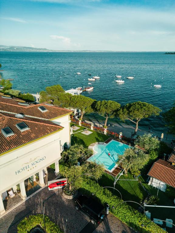 Hotel Ristorante Sogno - 4 star accommodation in San Felice del Benaco, Lake Garda, Italy