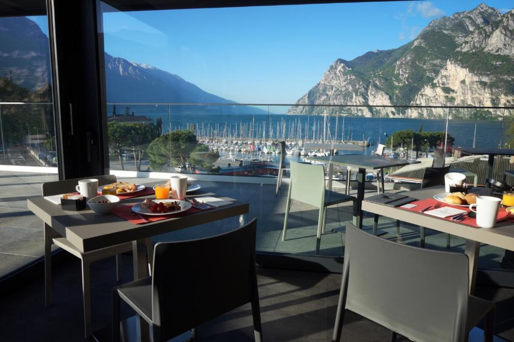 Hotel Riviera - 3 star accommodation in Riva del Garda, Lake Garda, Italy