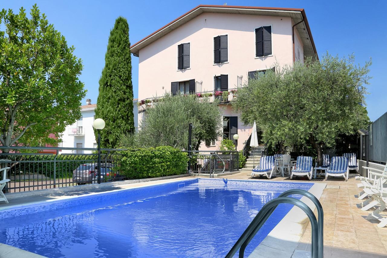 Hotel Santa Maria - 4 star hotel in Bardolino, Lake Garda, Italy