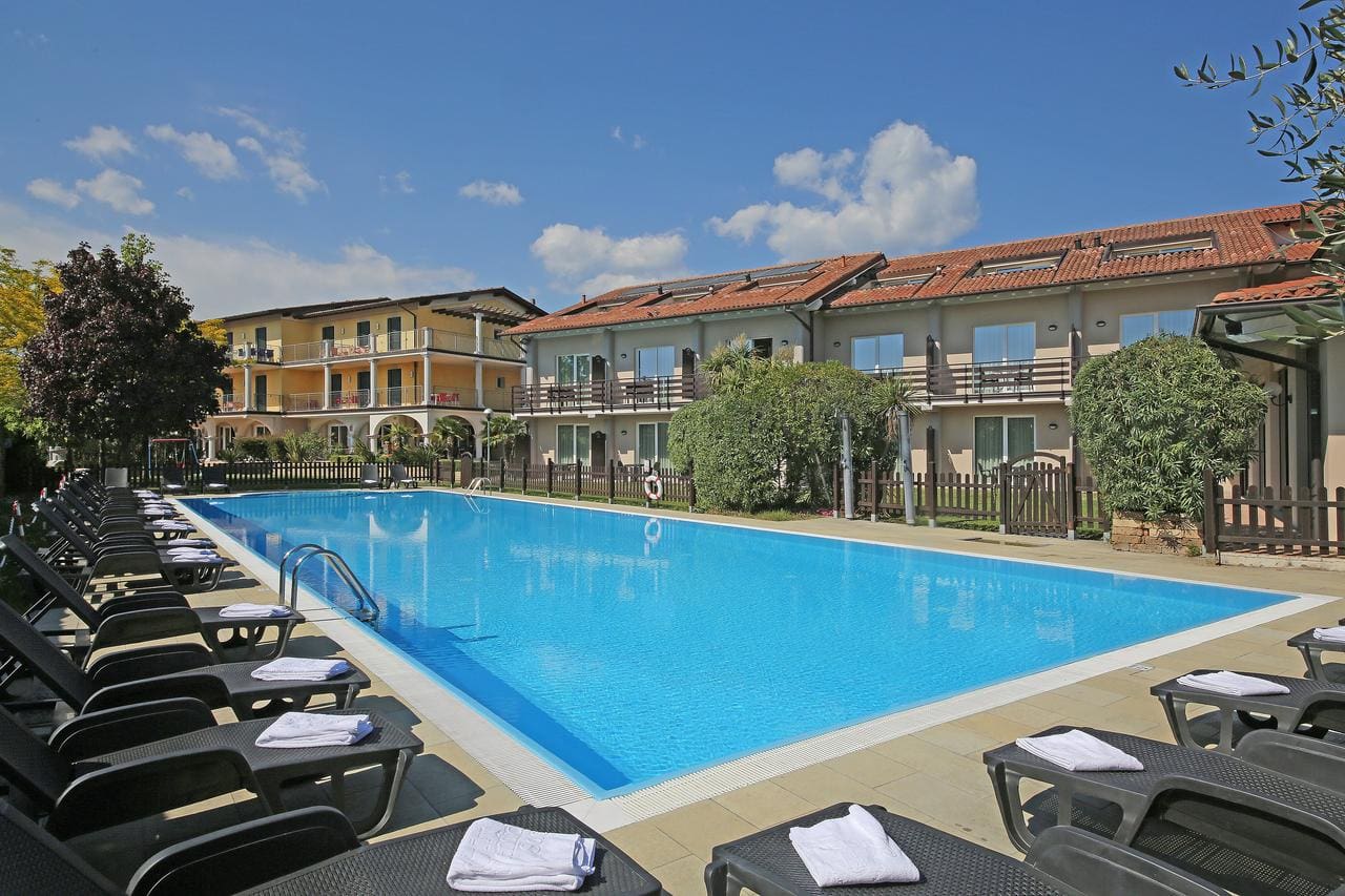 Hotel Splendid Sole - 4 star hotel in Manerba del Garda, Lake Garda, Italy