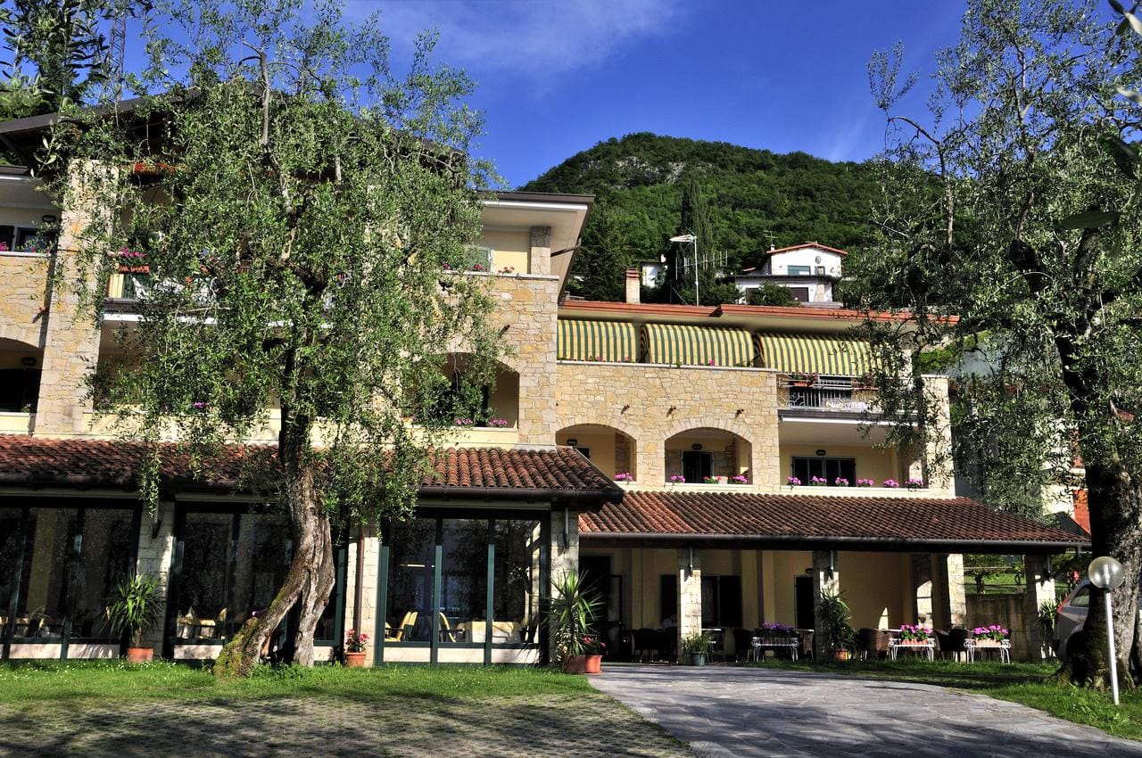 Hotel Veronesi - 3 star hotel in Brenzone sul Garda, Lake Garda, Italy