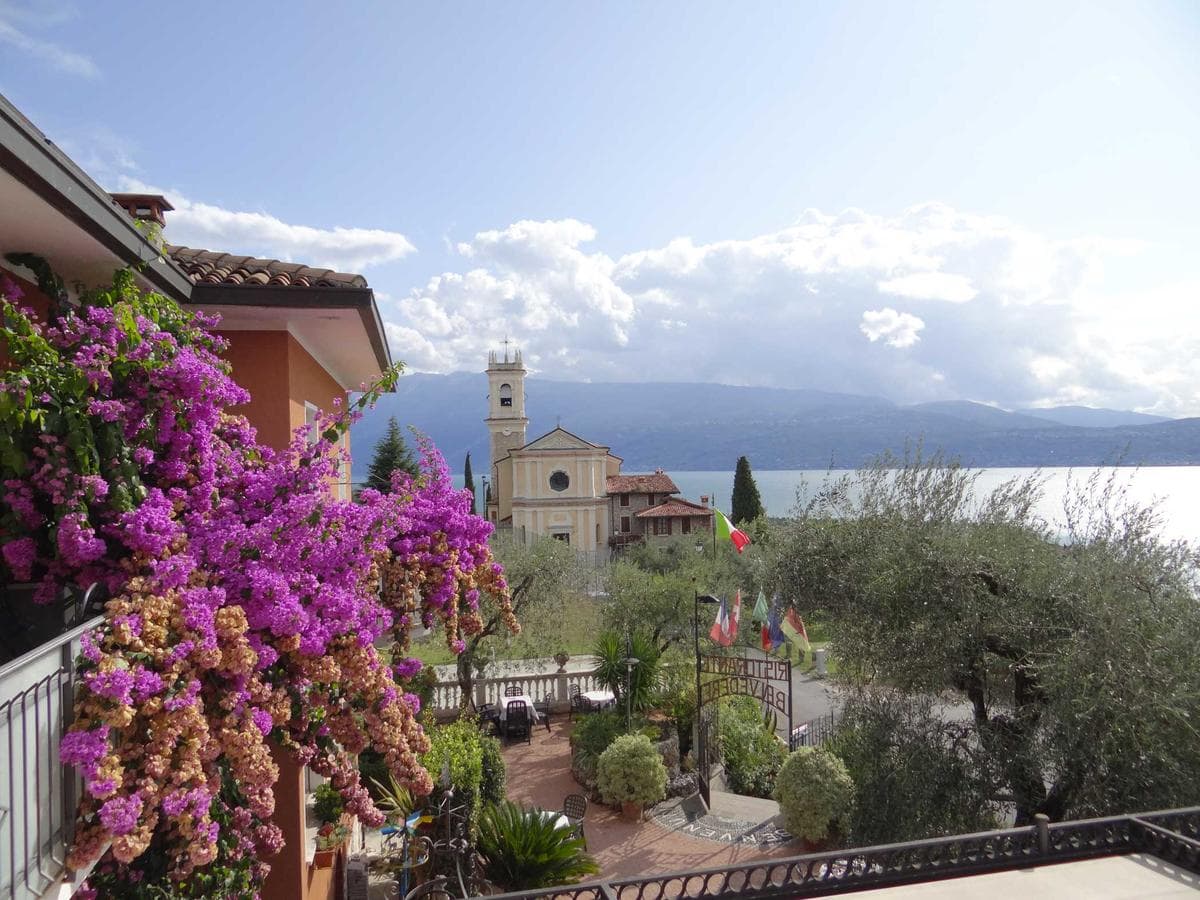 Hotel Villa Belvedere - 2 star hotel in Toscolano Maderno, Lake Garda, Italy