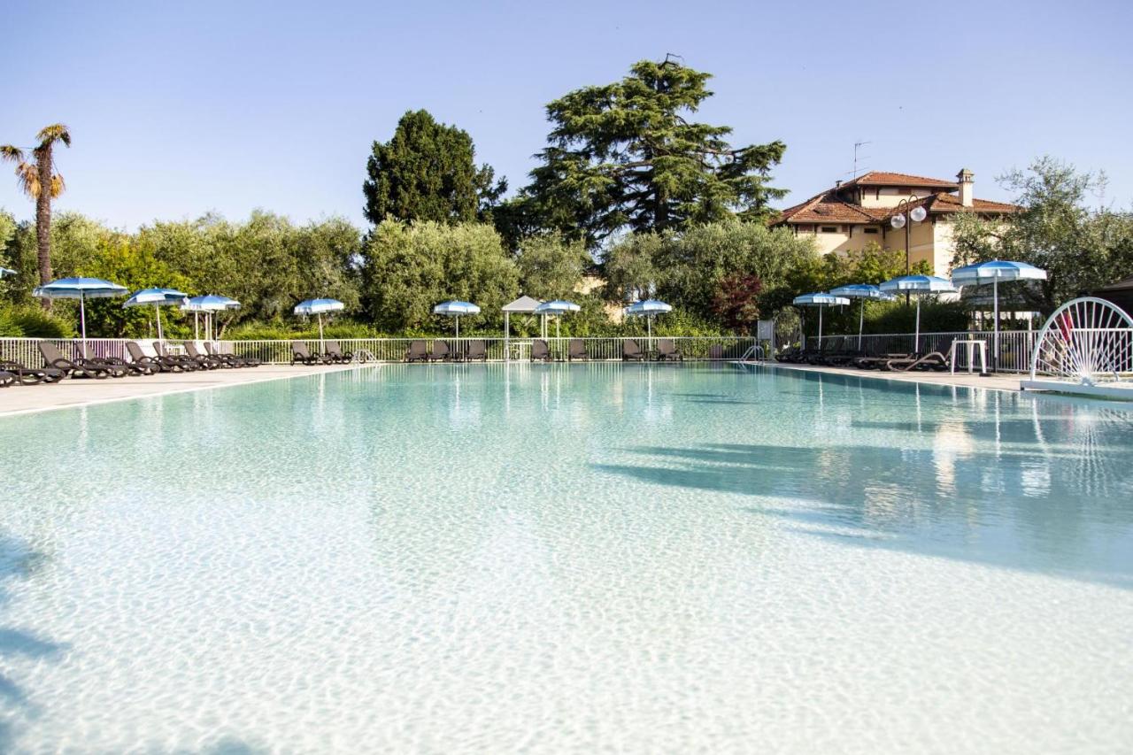 Hotel Villa Maria - 4 star hotel in Desenzano del Garda, Lake Garda, Italy