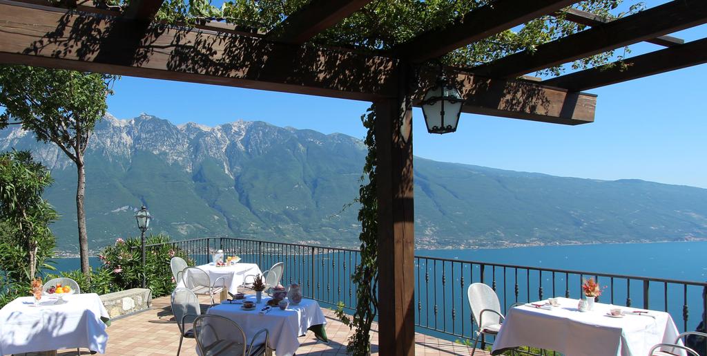 Hotel Villa Selene - 3 star hotel in Tremosine sul Garda, Lake Garda, Italy