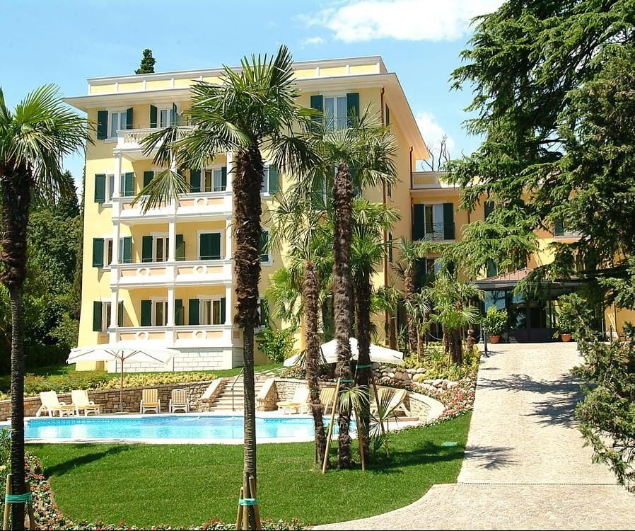 Hotel Villa Sofia - 4 star hotel in Gardone Riviera, Lake Garda, Italy