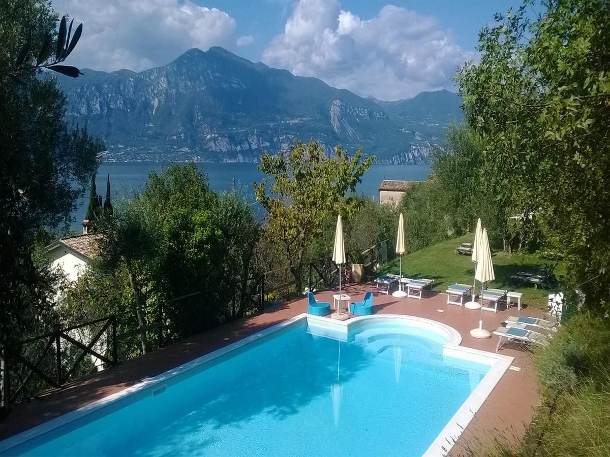 Hotel Villa Tiziana - 2 star hotel in Torri del Benaco, Lake Garda, Italy