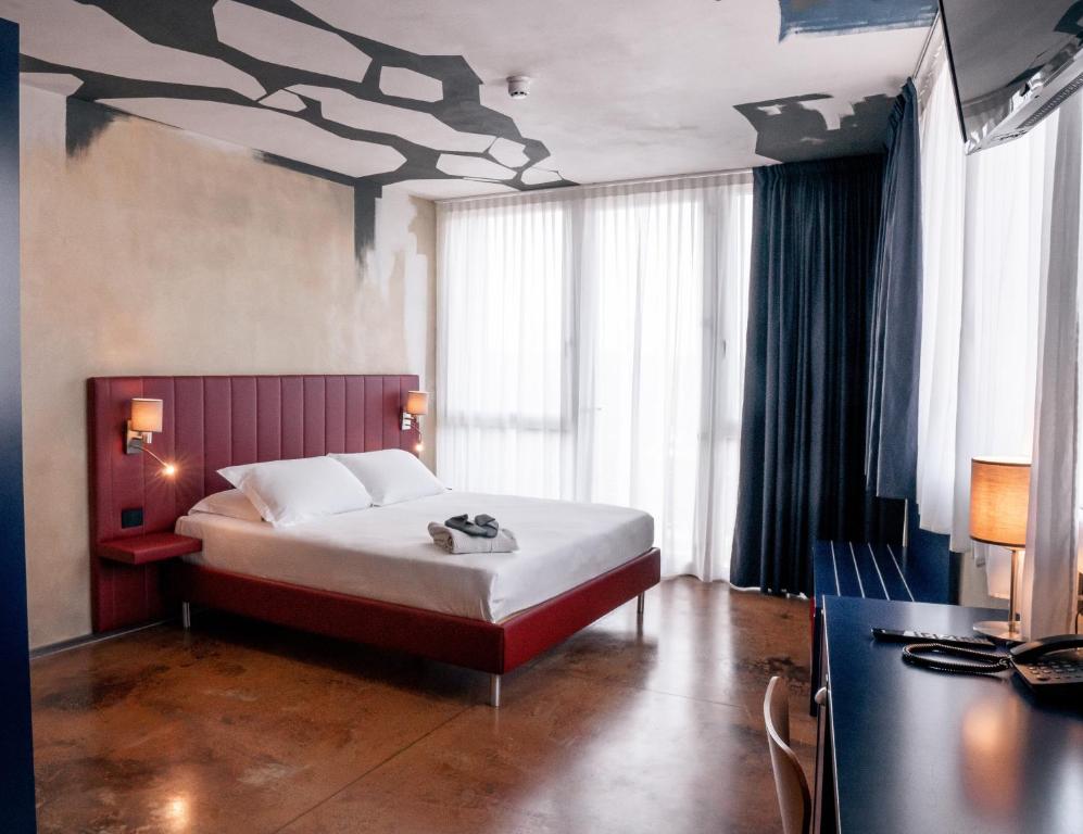 K Modern Hotel - 3 star accommodation in Peschiera del Garda, Lake Garda, Italy