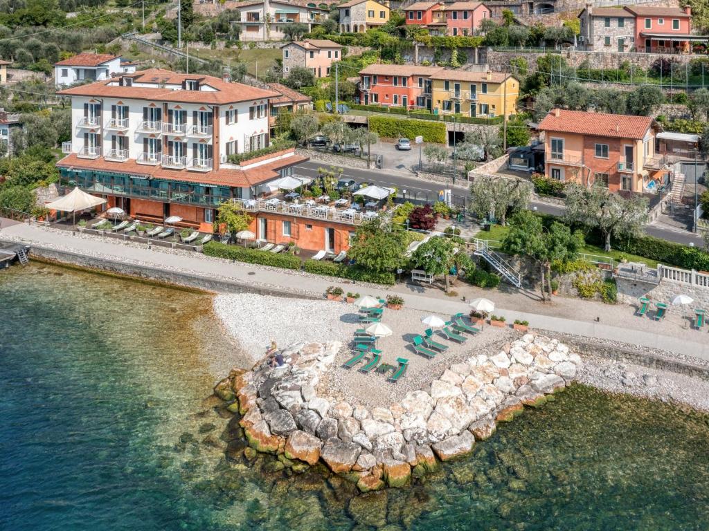 La Caletta Hotel Bolognese - 3 star accommodation in Brenzone sul Garda, Lake Garda, Italy