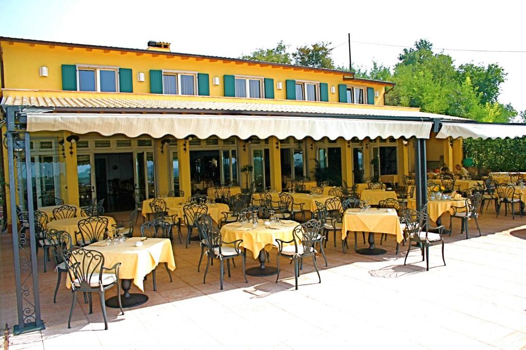Hotel La Dolce Vita - 3 star hotels in Cavaion Veronese, Lake Garda, Italy