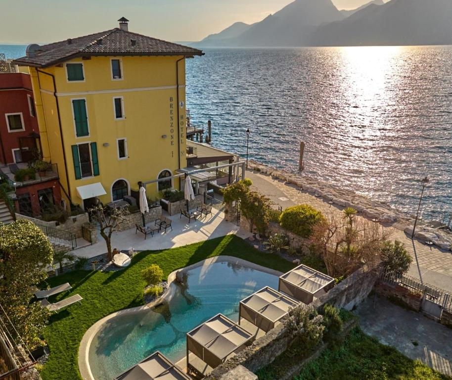 Lake Front Hotel Brenzone - 3 star accommodation in Brenzone sul Garda, Lake Garda, Italy