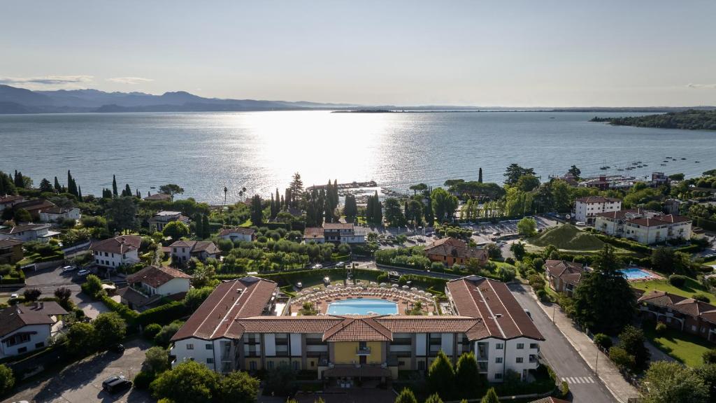 Le Terrazze sul Lago Hotel Residence - 4 star accommodation in Padenghe sul Garda, Lake Garda, Italy