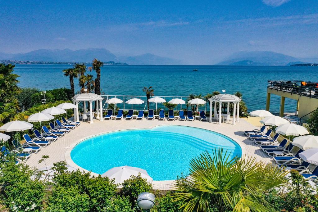 Lido International - 4 star accommodation in Desenzano del Garda, Lake Garda, Italy