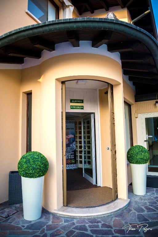 Hotel Lonatino - 2 star hotels in Lonato del Garda, Lake Garda, Italy