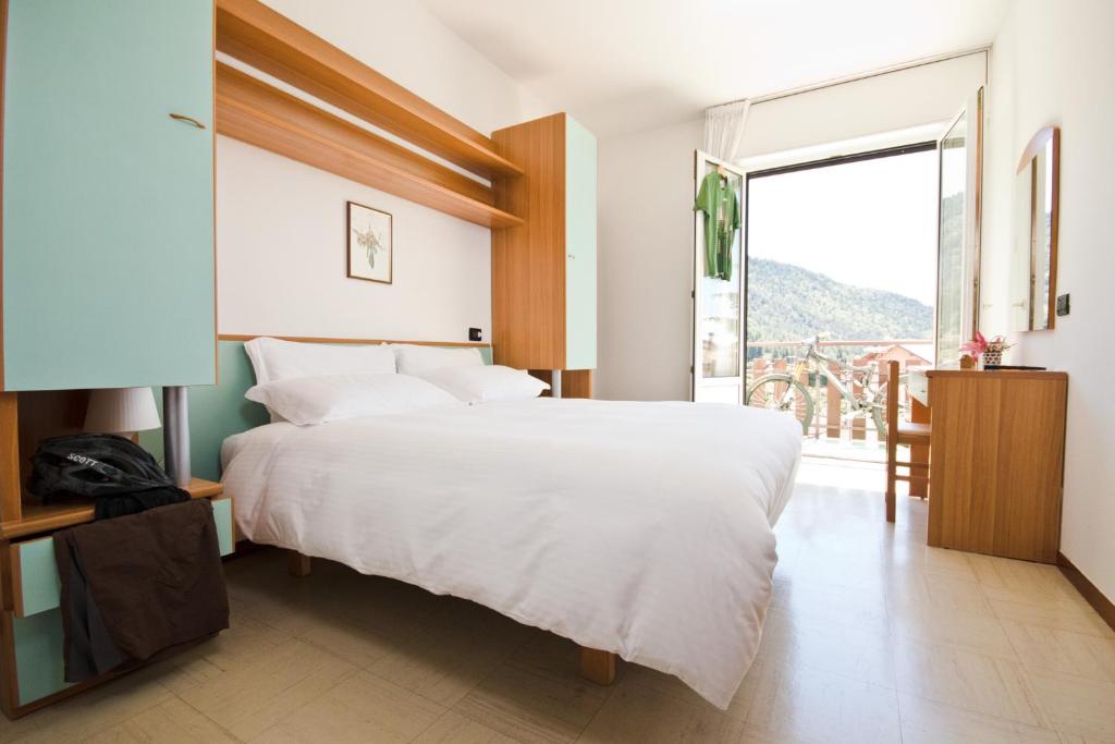 Hotel Martinelli - 2 star hotels in Val di Gresta, Lake Garda, Italy