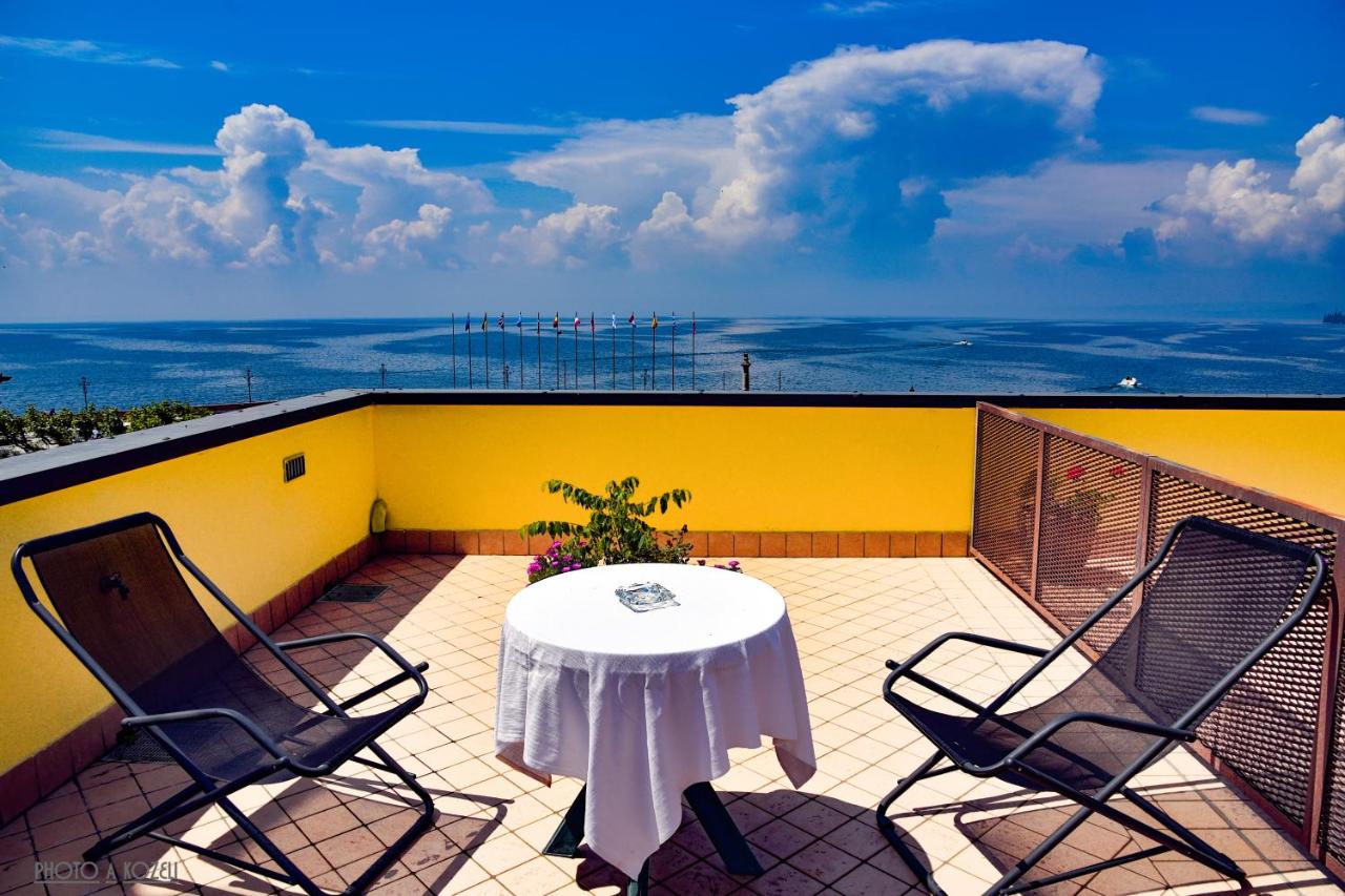 Hotel Ristorante Miralago - 3 star hotels in Garda, Lake Garda, Italy
