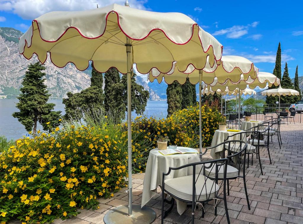 Hotel Oasi Beach - 3 star hotels in Malcesine, Lake Garda, Italy