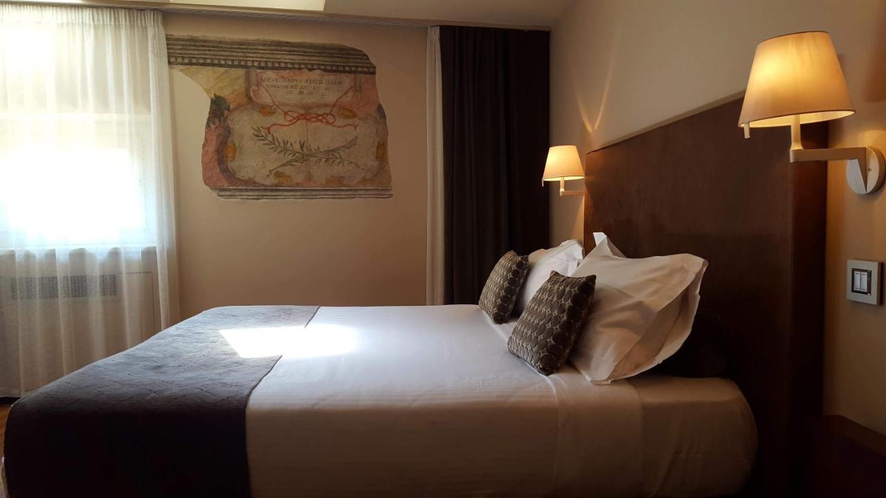 Palazzo Ai Capitani - 4 star hotels in Peschiera del Garda, Lake Garda, Italy