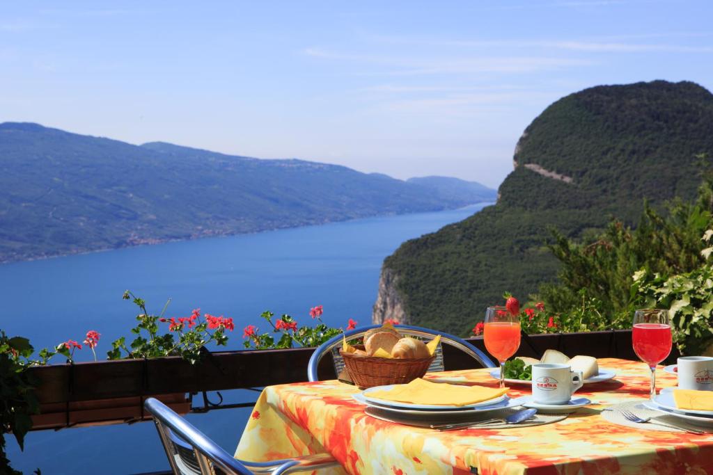 Hotel Panorama e Residence - 3 star hotels in Tremosine sul Garda, Lake Garda, Italy