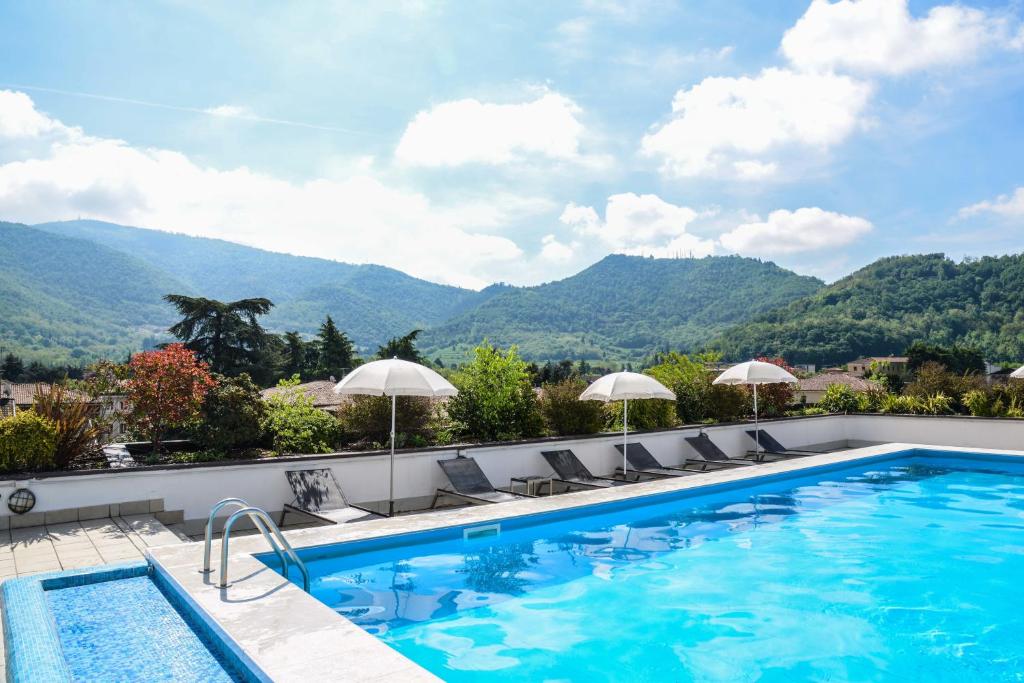 Regal Hotel - 3 star hotels in Brescia, Lake Garda, Italy