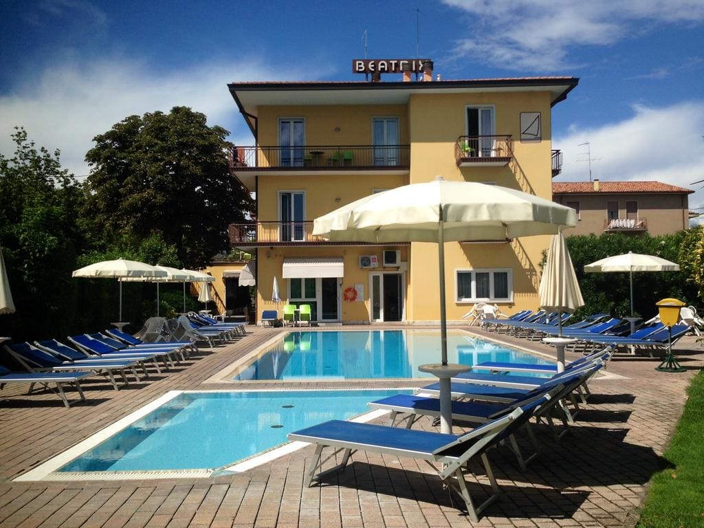 Residence Beatrix - 3 star holiday apartments in Bardolino, Lake Garda, Italy
