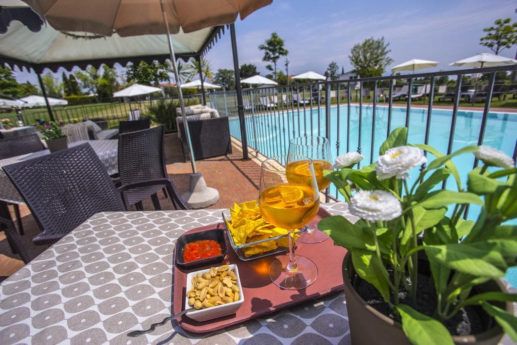 Residence Karina - 2 star holiday apartments in Moniga del Garda, Lake Garda, Italy