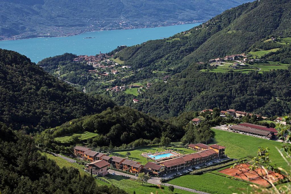 Hotel Residence La Pertica - 3 star hotels in Tremosine sul Garda, Lake Garda, Italy