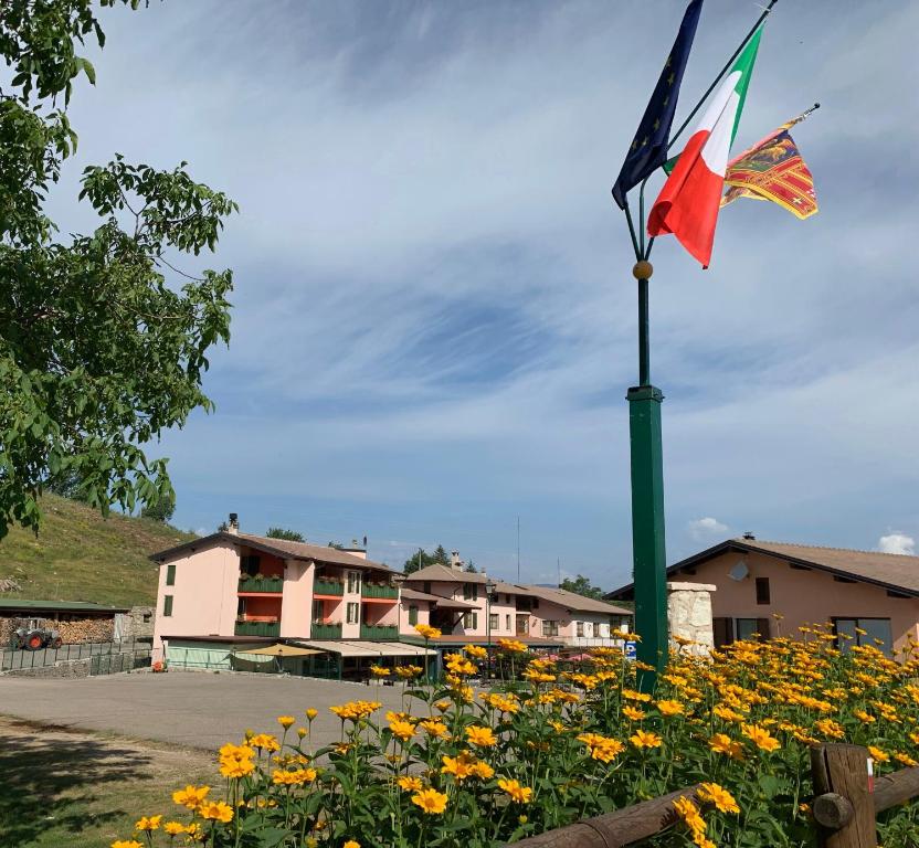 Hotel Edelweiss - 2 star hotels in San Zeno di Montagna, Lake Garda, Italy