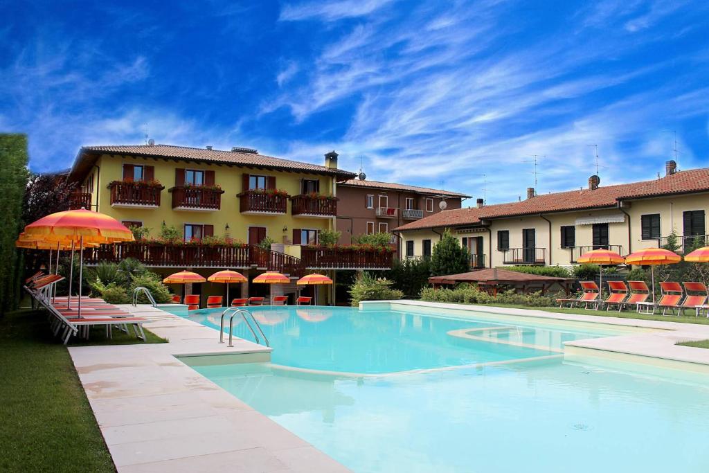 Hotel Romantic - 3 star hotels in Cavaion Veronese, Lake Garda, Italy