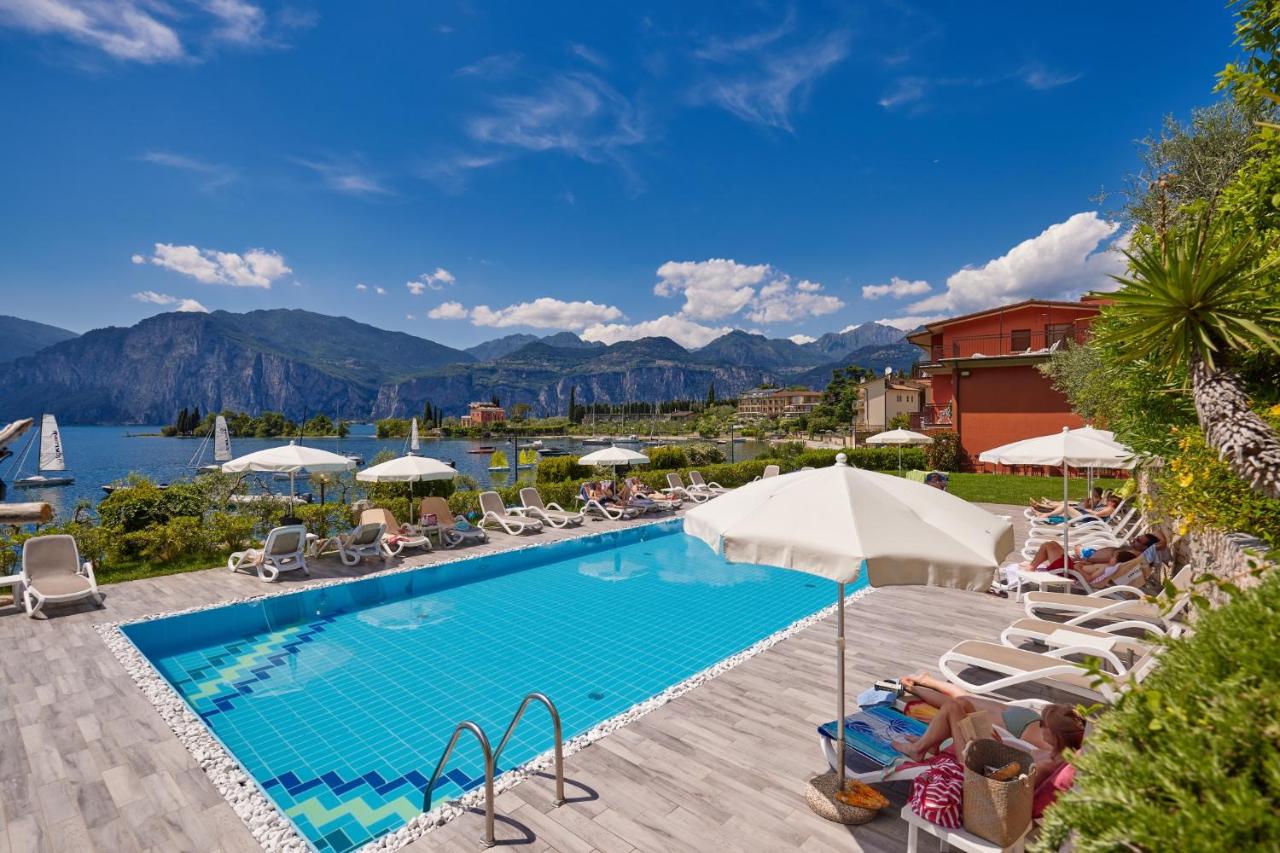 Beach Hotel Rosa - 3 star hotels in Malcesine, Lake Garda, Italy