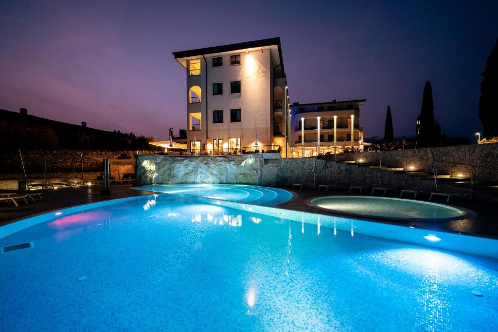 Villa Luisa Resort & Luxury Apartments - 4 star accommodation in San Felice del Benaco, Lake Garda, Italy