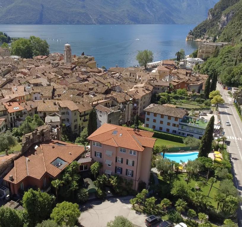 Villa Miravalle - 3 star accommodation in Riva del Garda, Lake Garda, Italy