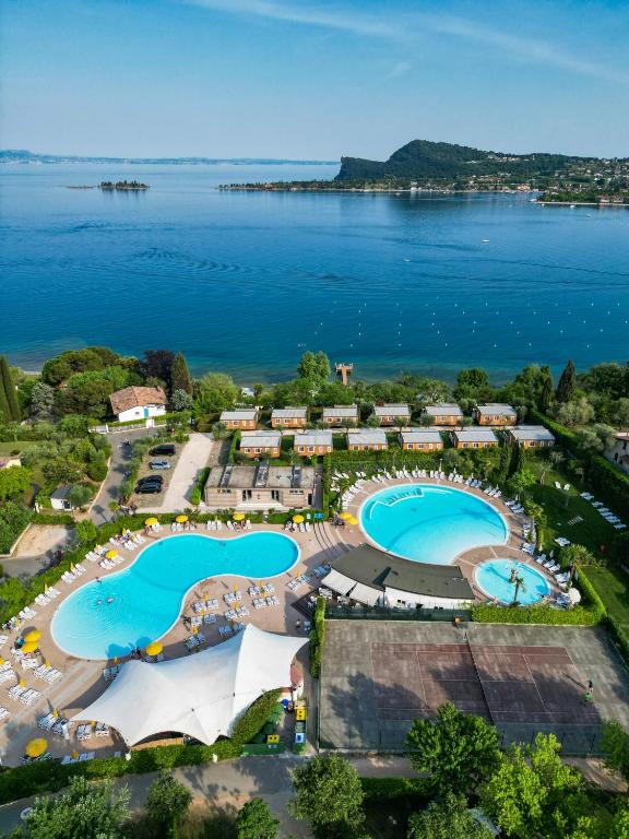 Campeggio Europa Silvella - 5 star hotels in San Felice del Benaco, Lake Garda, Italy