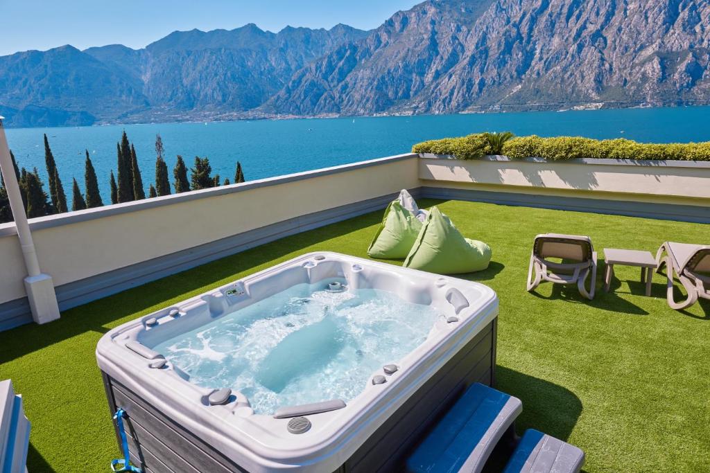 Wind Hotel - 3 star accommodation in Malcesine, Lake Garda, Italy